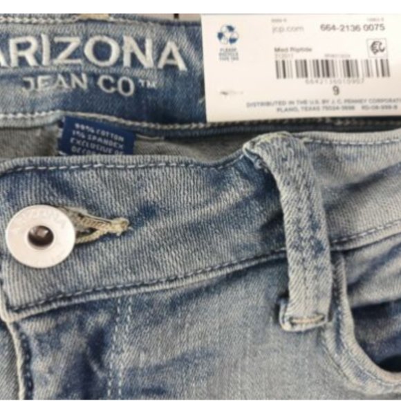 Arizona Bermuda Shorts Size 9 / W28" Cuffed Hem Girls Blue denim jeans shorts - Picture 7 of 8